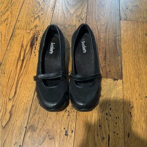 Y2K Skechers Women’s Black Mary Jane Slip-On Shoes with Small Heel Size 7.5